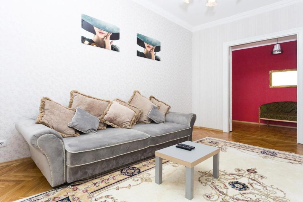Apartment Lenina 3 มินสก์ ภายนอก รูปภาพ